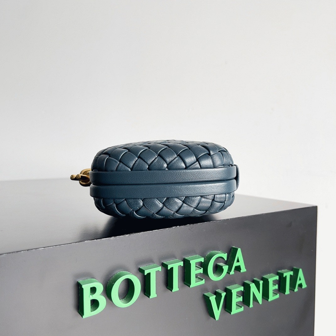Space Color Bottega Veneta Knot Clutch Fake Version