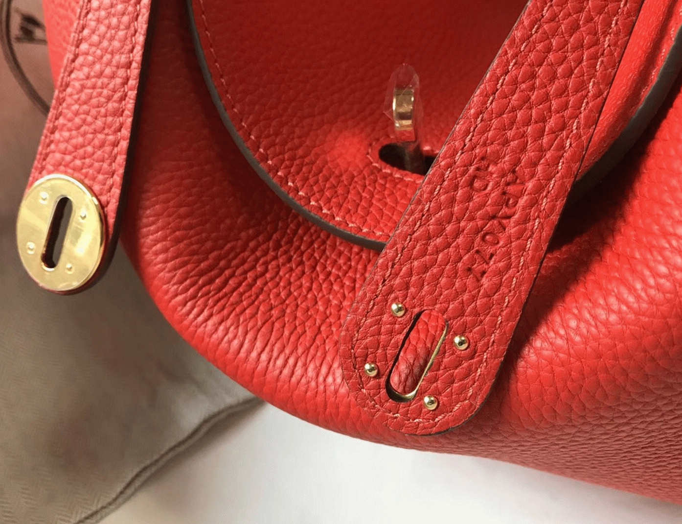 Designer replica Hermes Lindy 30cm bag in red shade