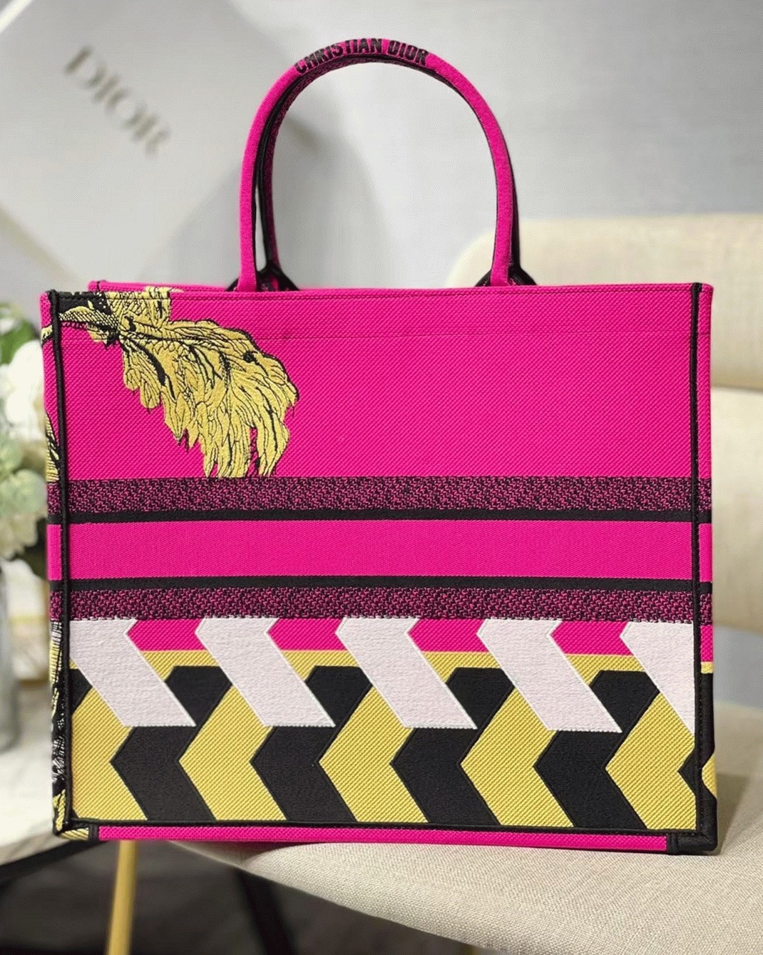 Dior Large Book Tote Bag Imitation in Toile de Jouy Zoom Pop Embroidery