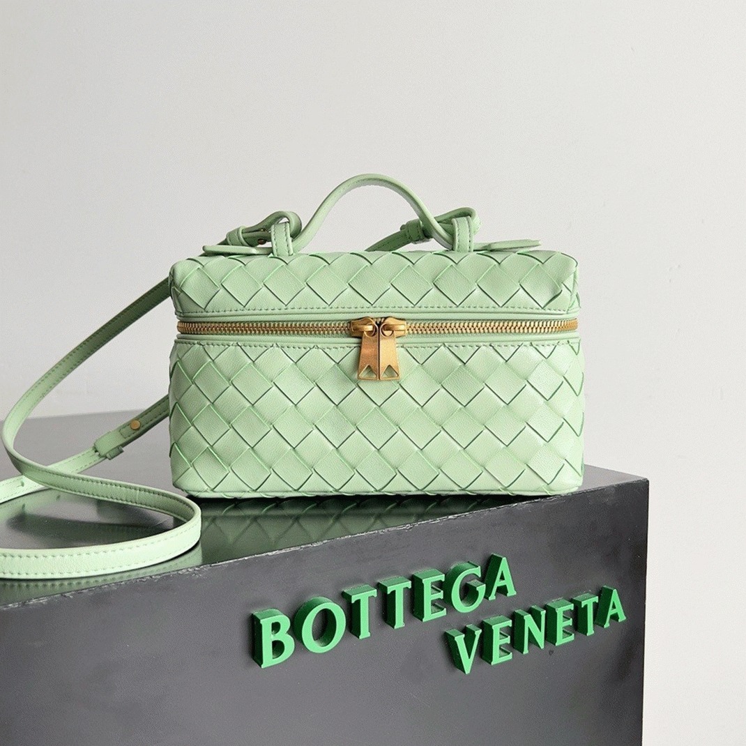 Fake Bottega Veneta Bang Bang Vanity Case Mint
