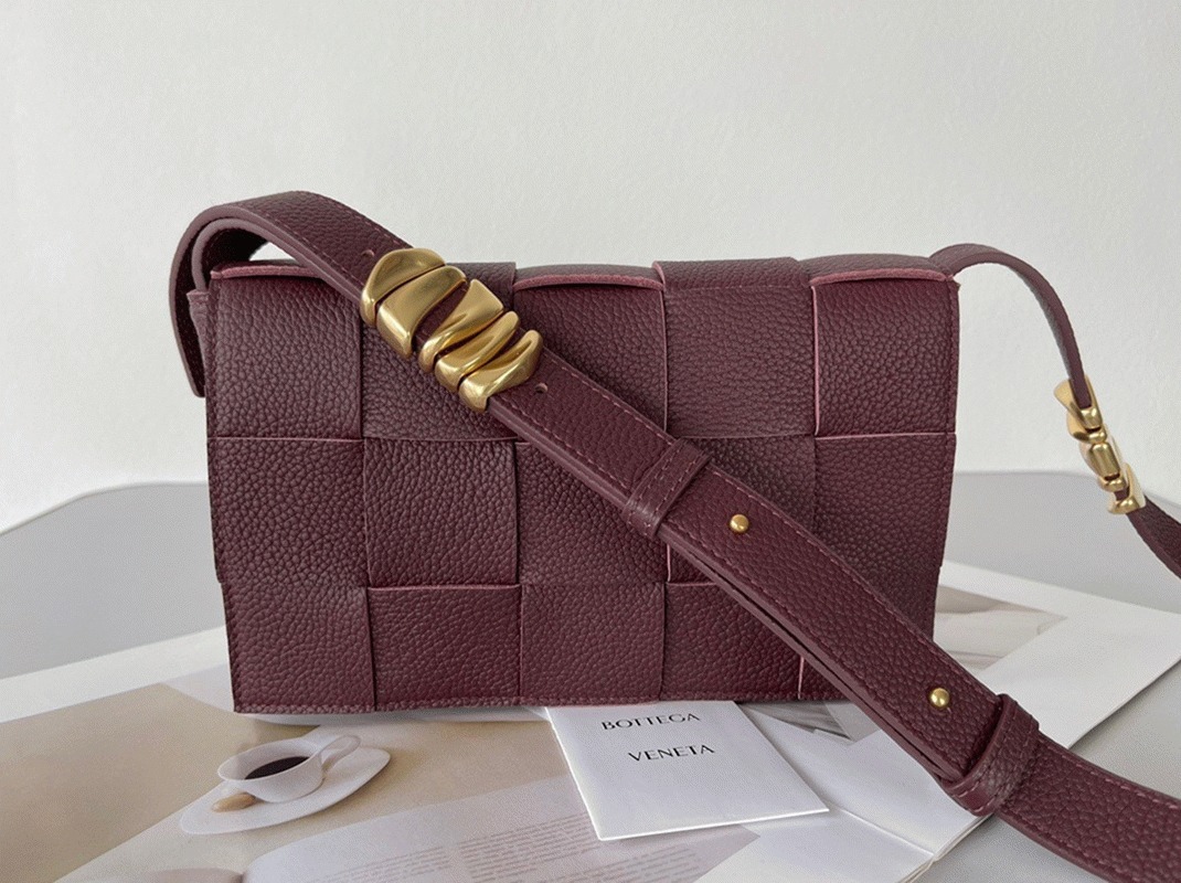 Top Quality Fake Bottega Veneta Cassette Bag In Burgundy
