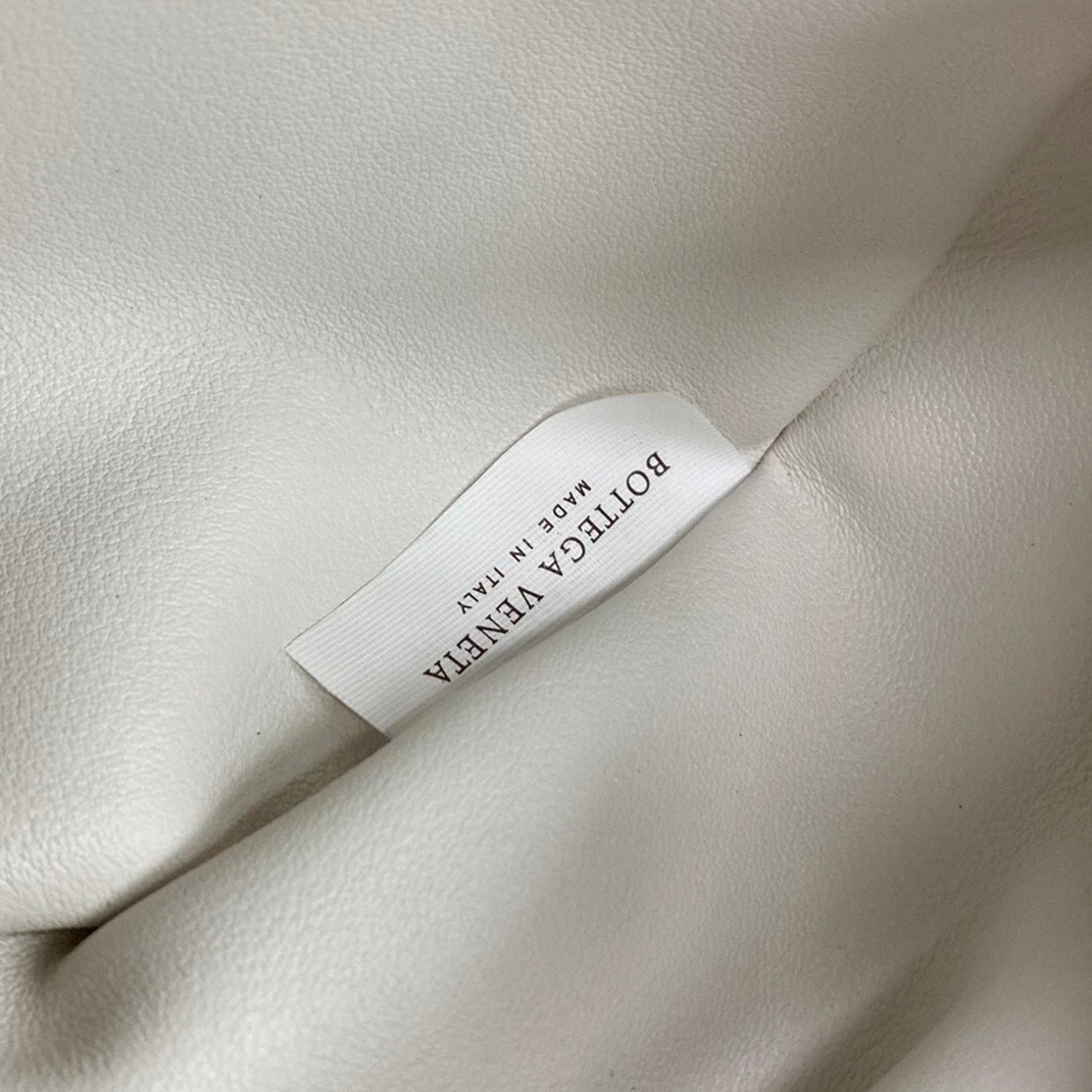 Fake Bottega Veneta The Pouch Belt Bag White