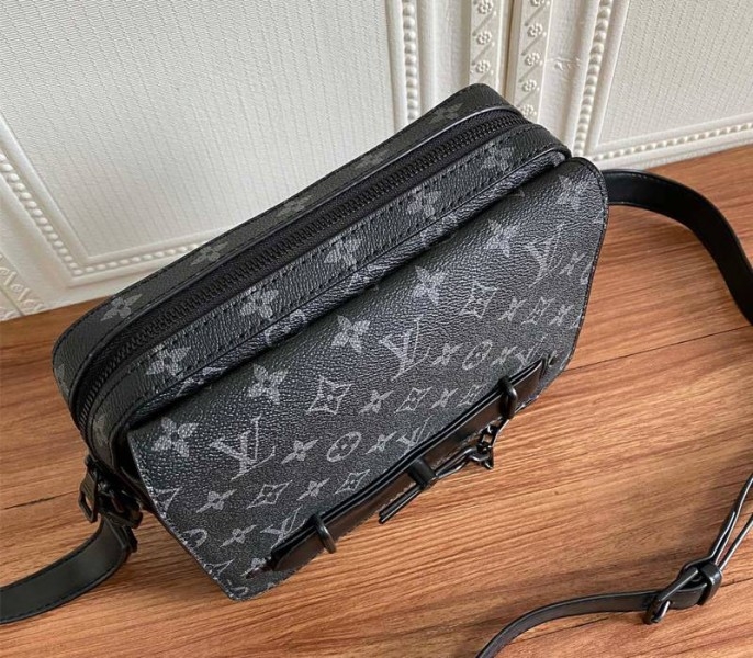Louis Vuitton Taurillon Leather Steamer Messenger Bag