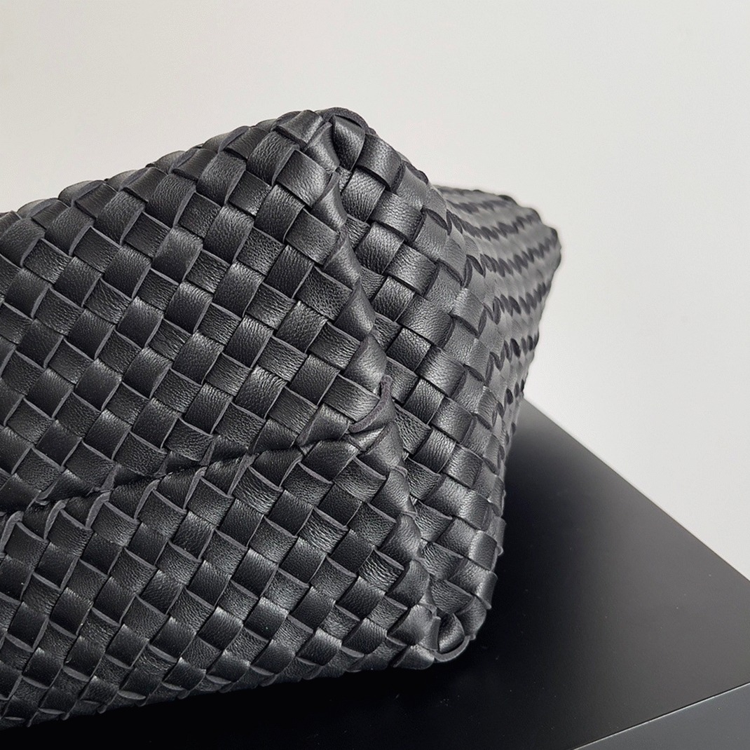 Top Quality Replica Bottega Veneta Cabat Medium Bag In Black Intrecciato Lambskin