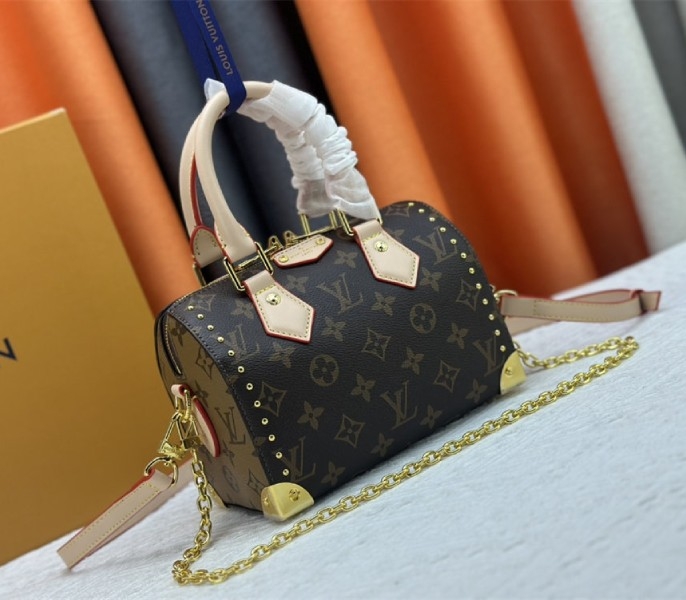 Louis Vuitton Monogram Canvas Cruise 2025 Speedy 20 Trunk Bag In Natural