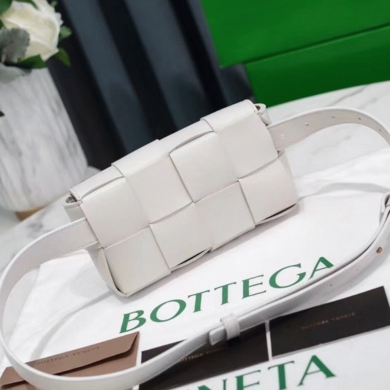 Replica Bottega Veneta Cassette Belt Bag White