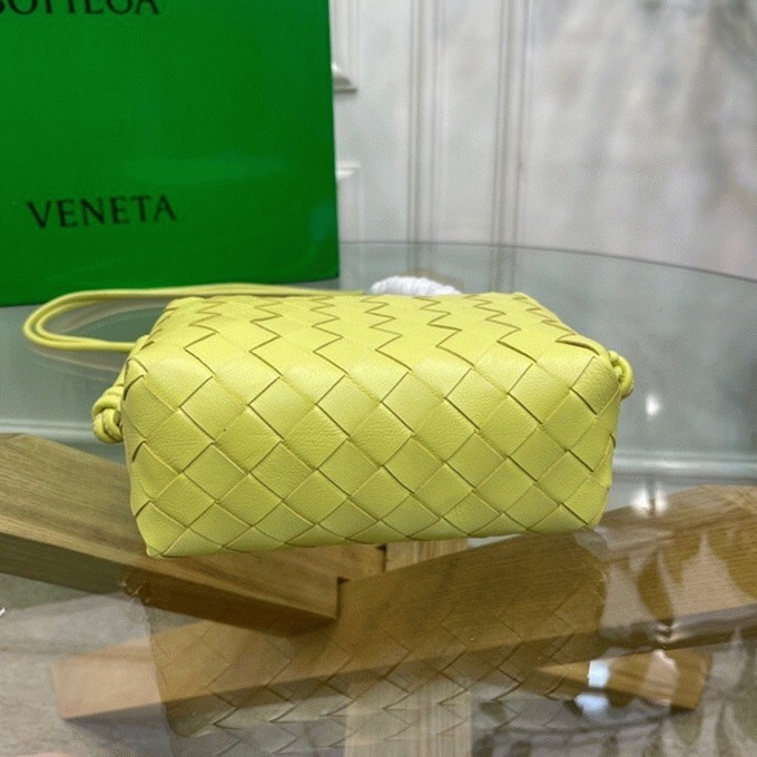 Knockoff Bottega Veneta Loop Small Bag Lantern
