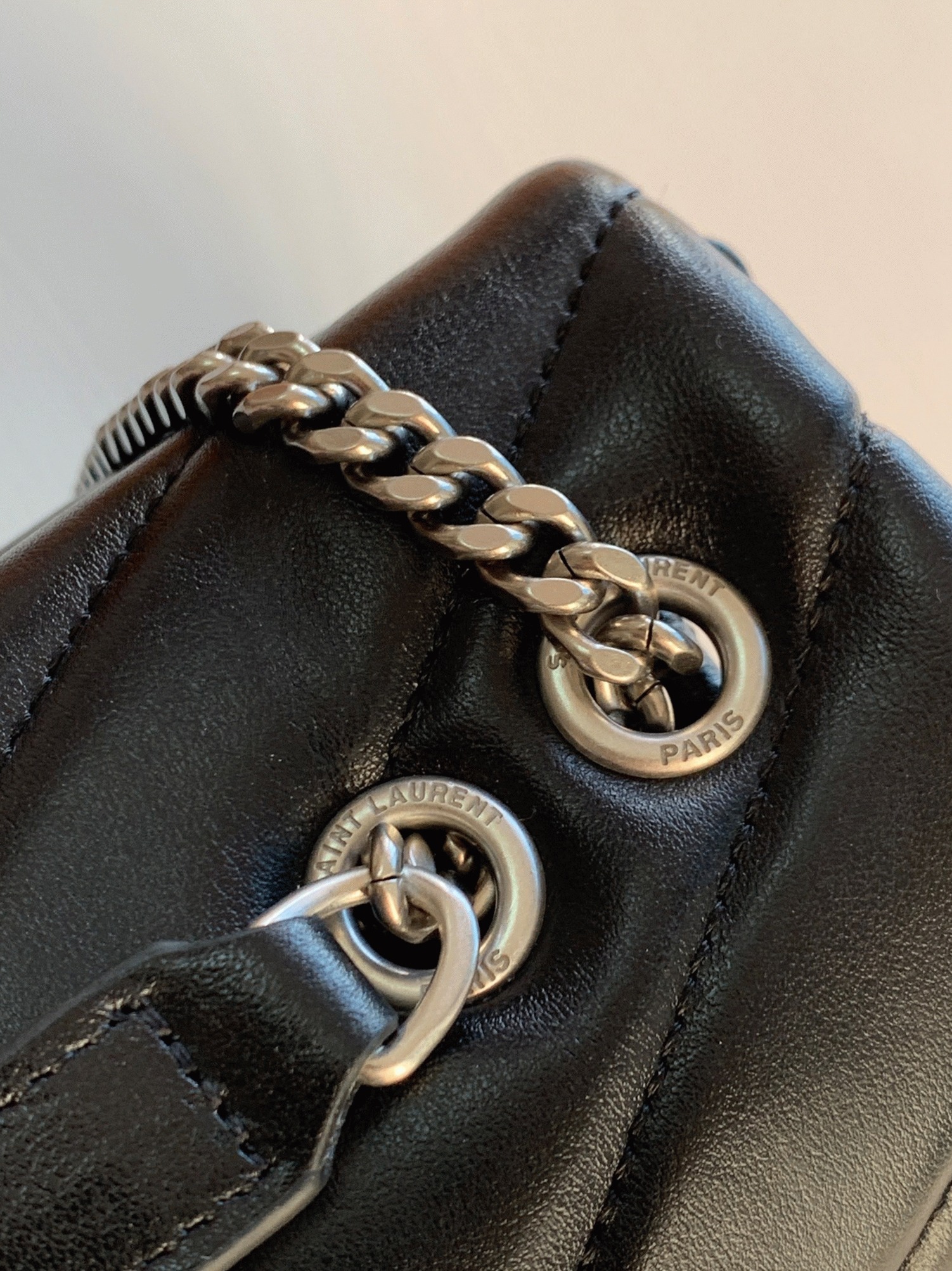 Replica Saint Laurent LouLou Small Chain Bag Noir