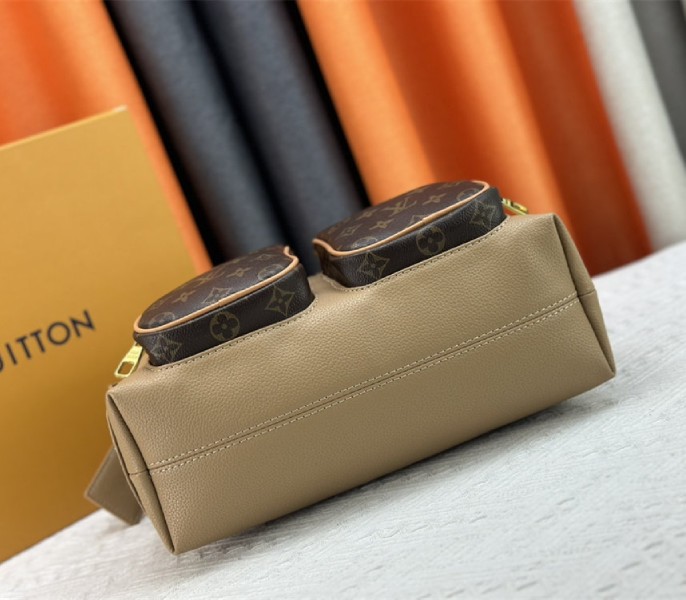 LV Other Leathers Cargo Hobo In Beige
