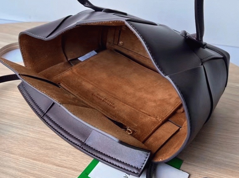 Top Quality Knockoff Bottega Veneta Arco Small Bag In Grape Intrecciato Calfskin