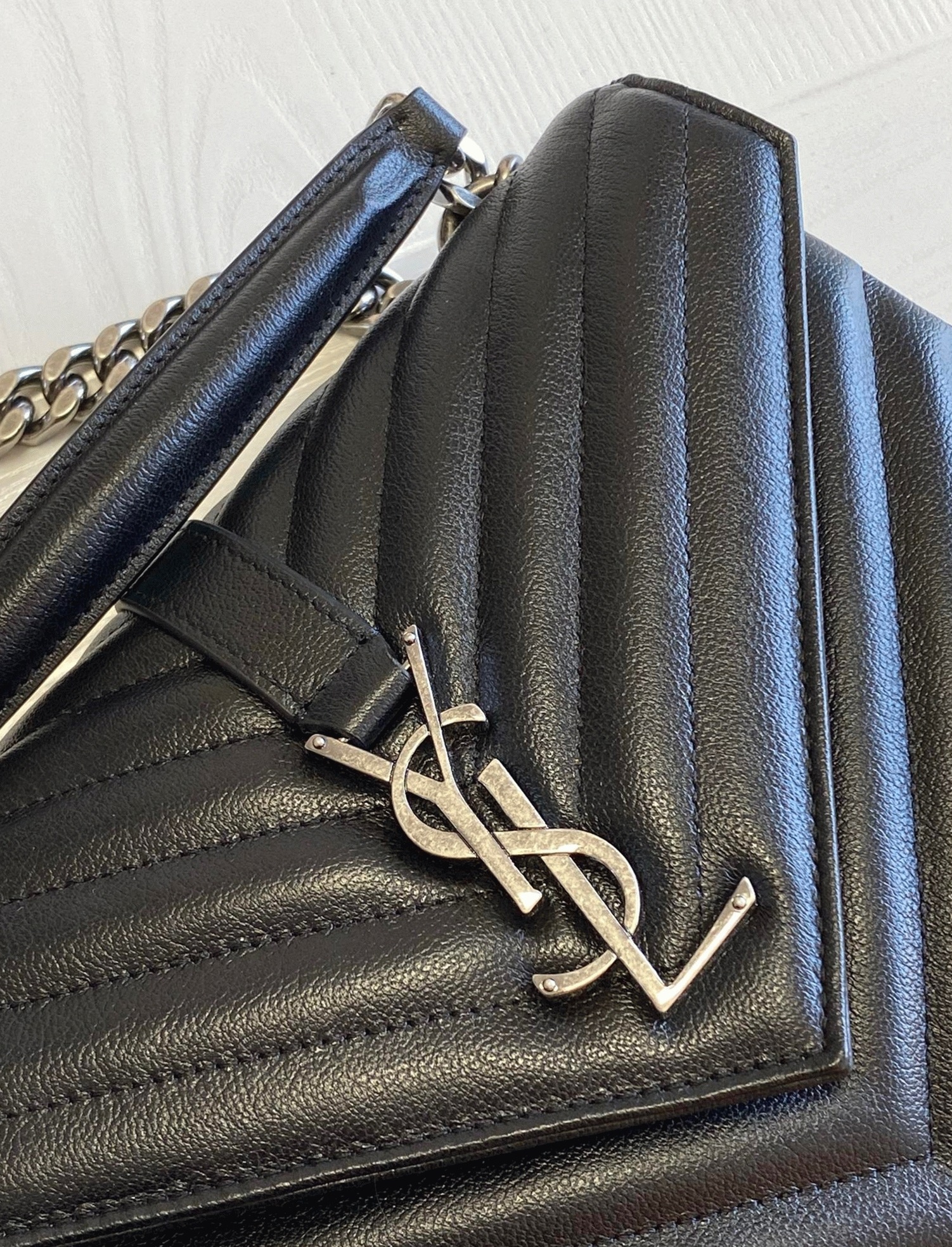 Fake Saint Laurent College Medium Chain Bag Black
