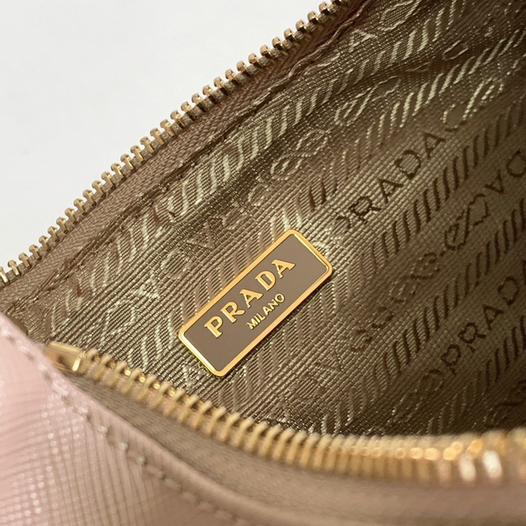Prada Re-Edition 2005 Shoulder Bag Fake in Taupe