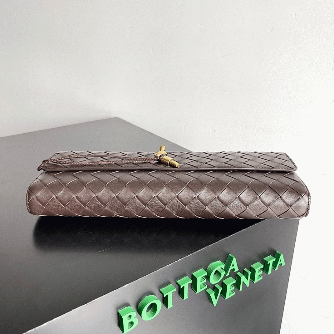 Replica Bottega Veneta Andiamo Clutch with Handle Fondant Intrecciato Lambskin