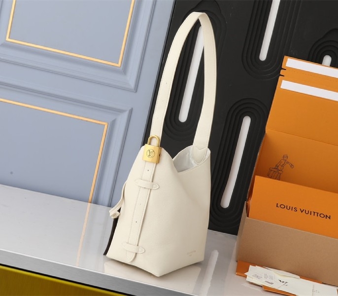 Louis Vuitton Low Key MM Hobo In Quartz White
