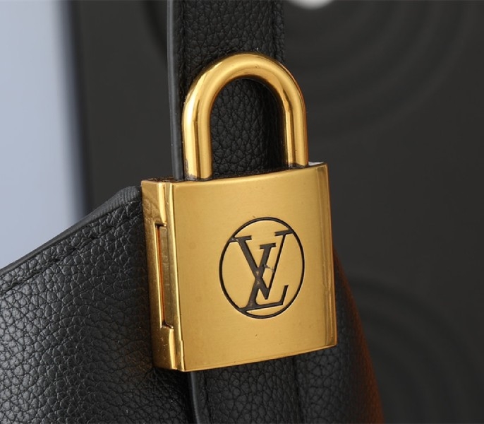 Louis Vuitton Low Key MM Hobo In Black