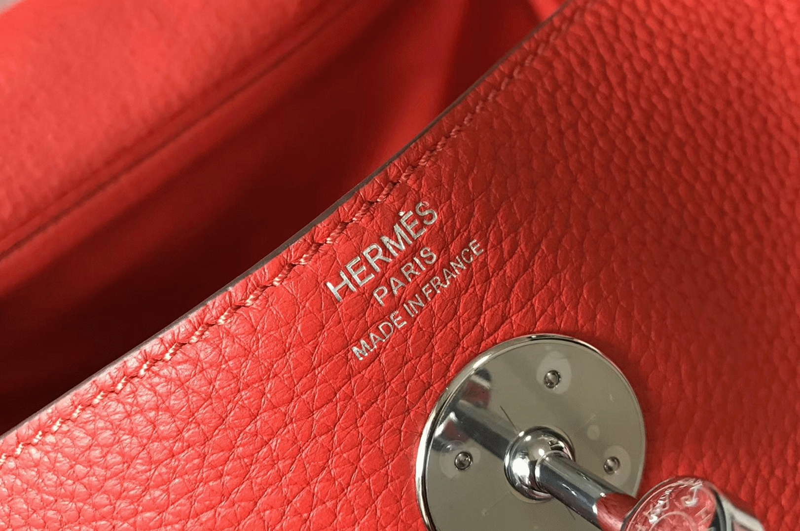 Fake Hermes Lindy 26cm handbag in red