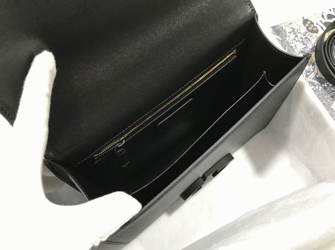 Dior 30 Montaigne Medium Bag Fake in Black Ultramatte Grained Calfskin
