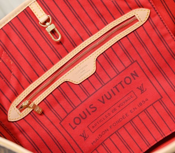 Louis Vuitton Monogram Canvas Neverfull MM Tote In Pink