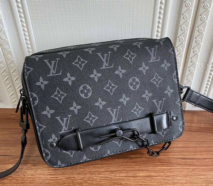 Louis Vuitton Taurillon Leather Steamer Messenger Bag