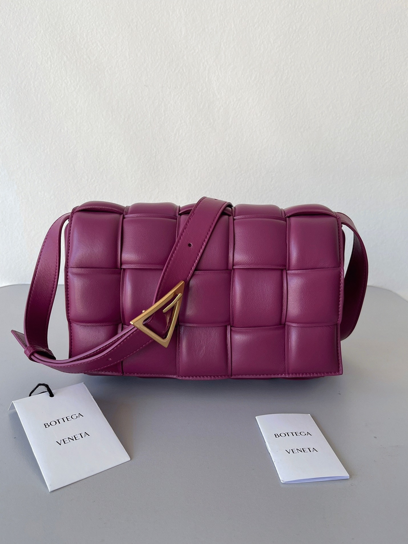 Top Quality Imitation Bottega Veneta Padded Cassette Bag In Cinnabar