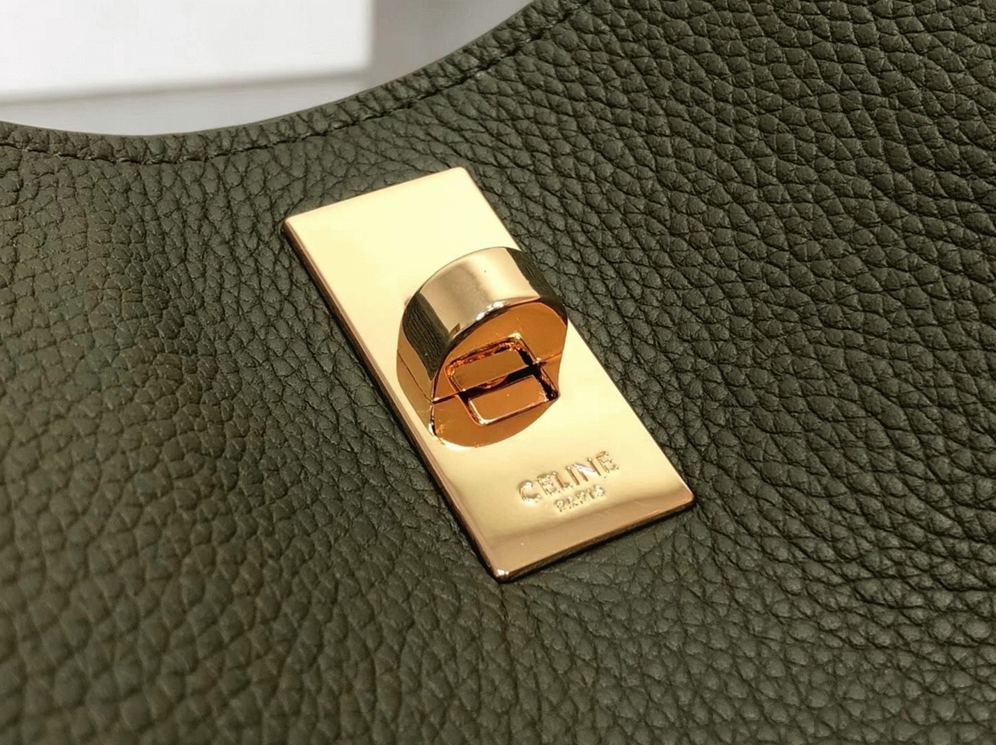 Top Quality Replica Celine Bucket 16 Bag In Dark Olive