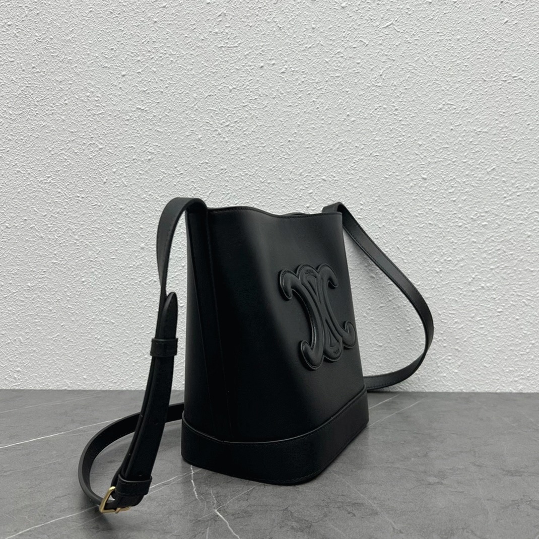 Top Quality Knockoff Celine Small Bucket Cuir Triomphe In Black Calfskin