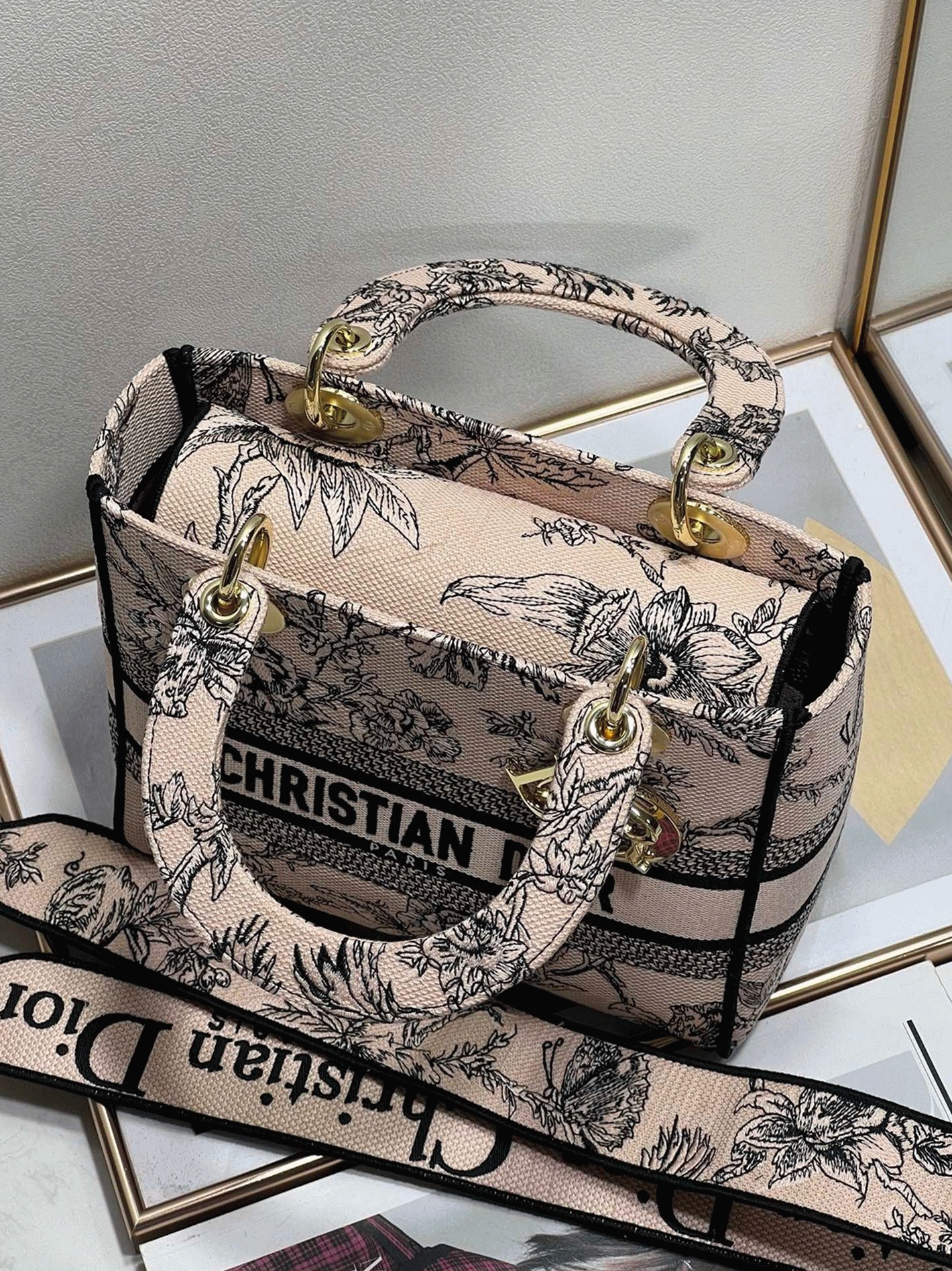 Dior Lady D-Lite Medium Bag Knockoff in Powder Jardin Botanique Embroidery