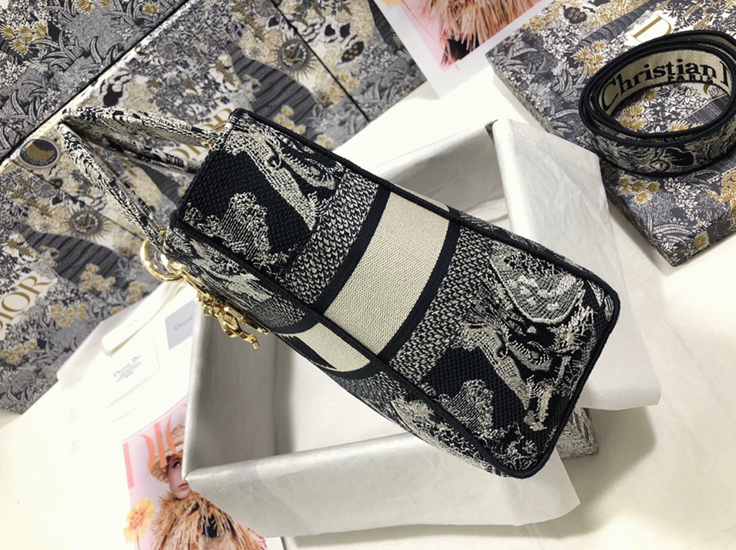 Dior Lady D-Lite Large Bag Fake in Blue Toile de Jouy Reverse Embroidery