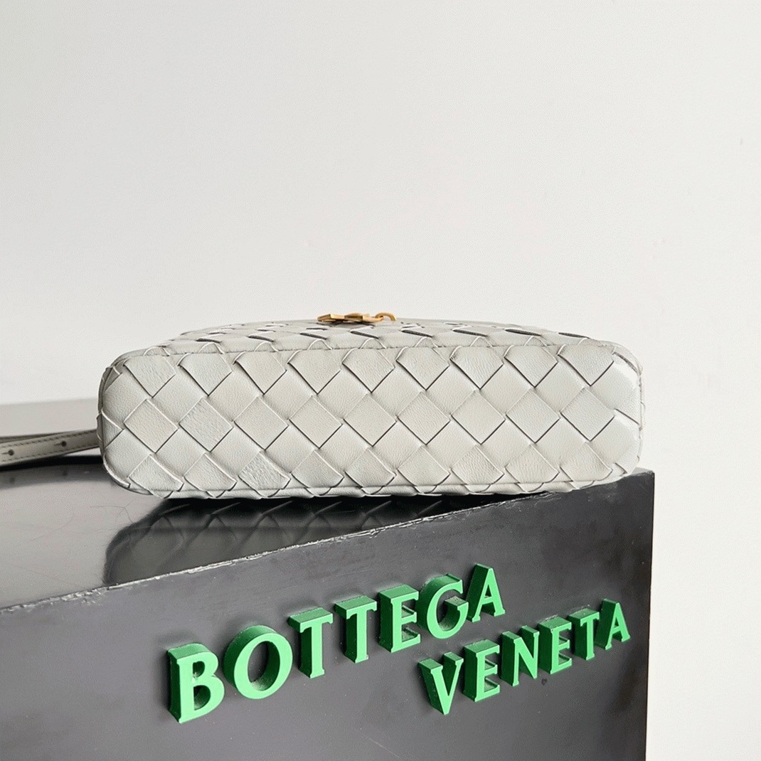 Replica Bottega Veneta Bang Bang Vanity Case Ivory