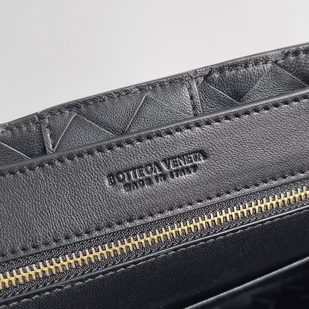 Fake Bottega Veneta Small Andiamo Bag Black