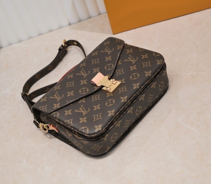 LV Monogram Canvas Metis M44875