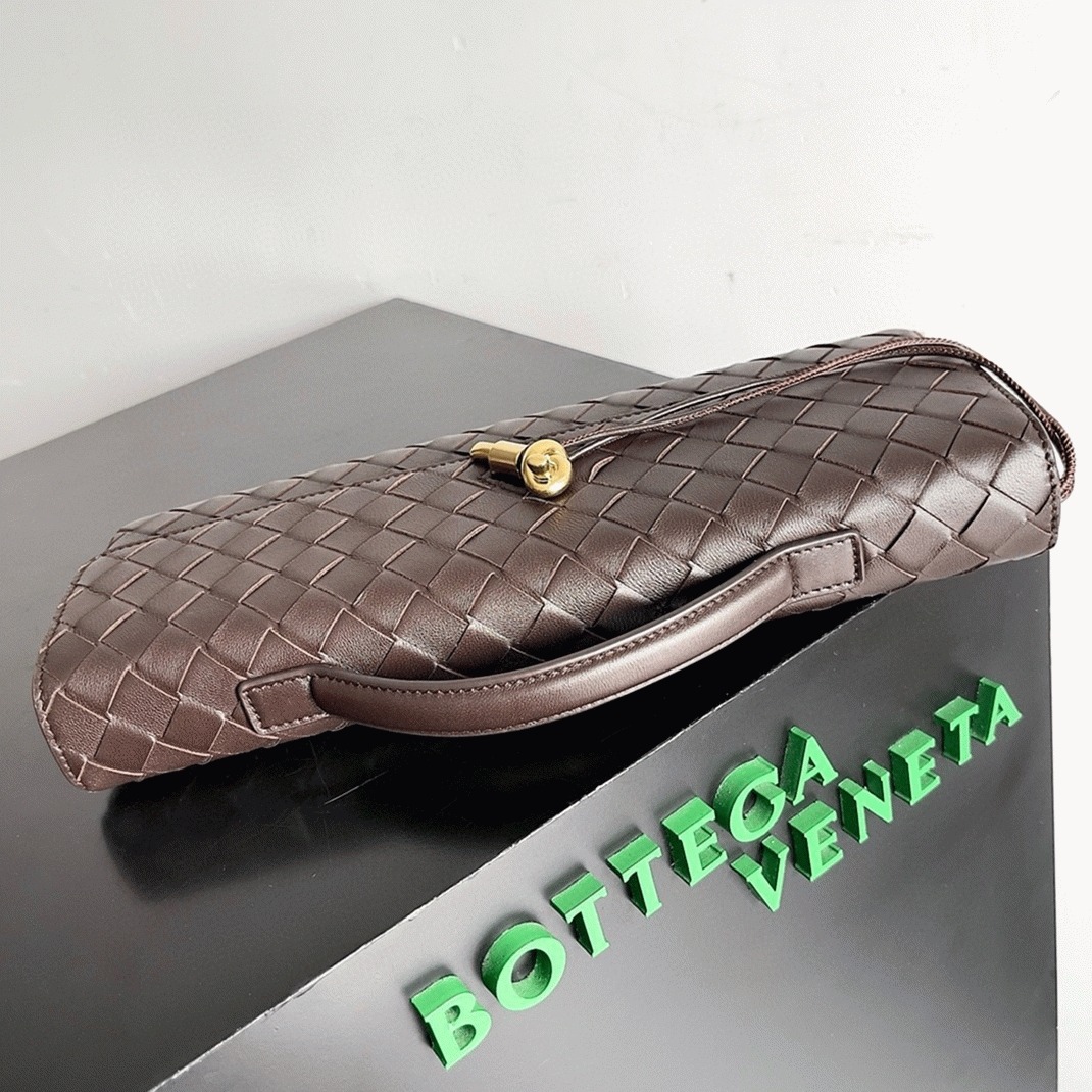 Replica Bottega Veneta Andiamo Clutch with Handle Fondant Intrecciato Lambskin