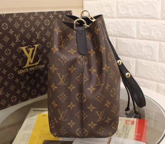 Louis Vuitton Monogram Canvas NeoNoe MM Bag In Black