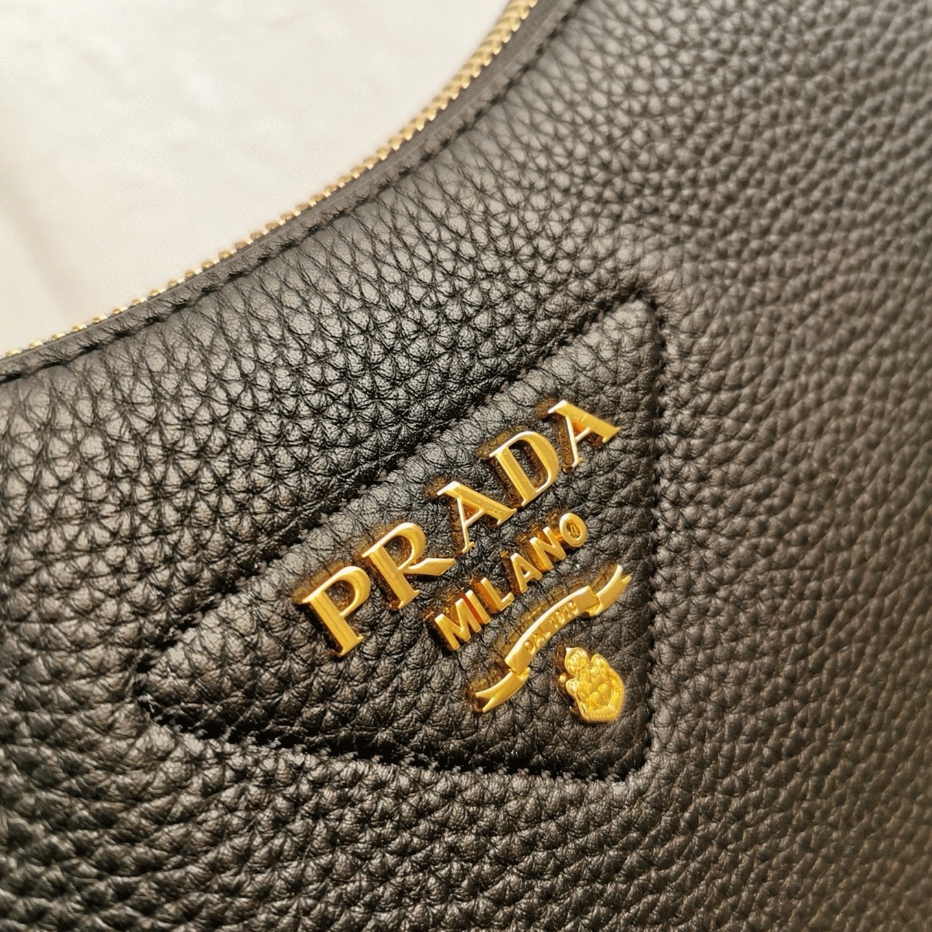 Prada Shoulder Bag Knockoff in Black