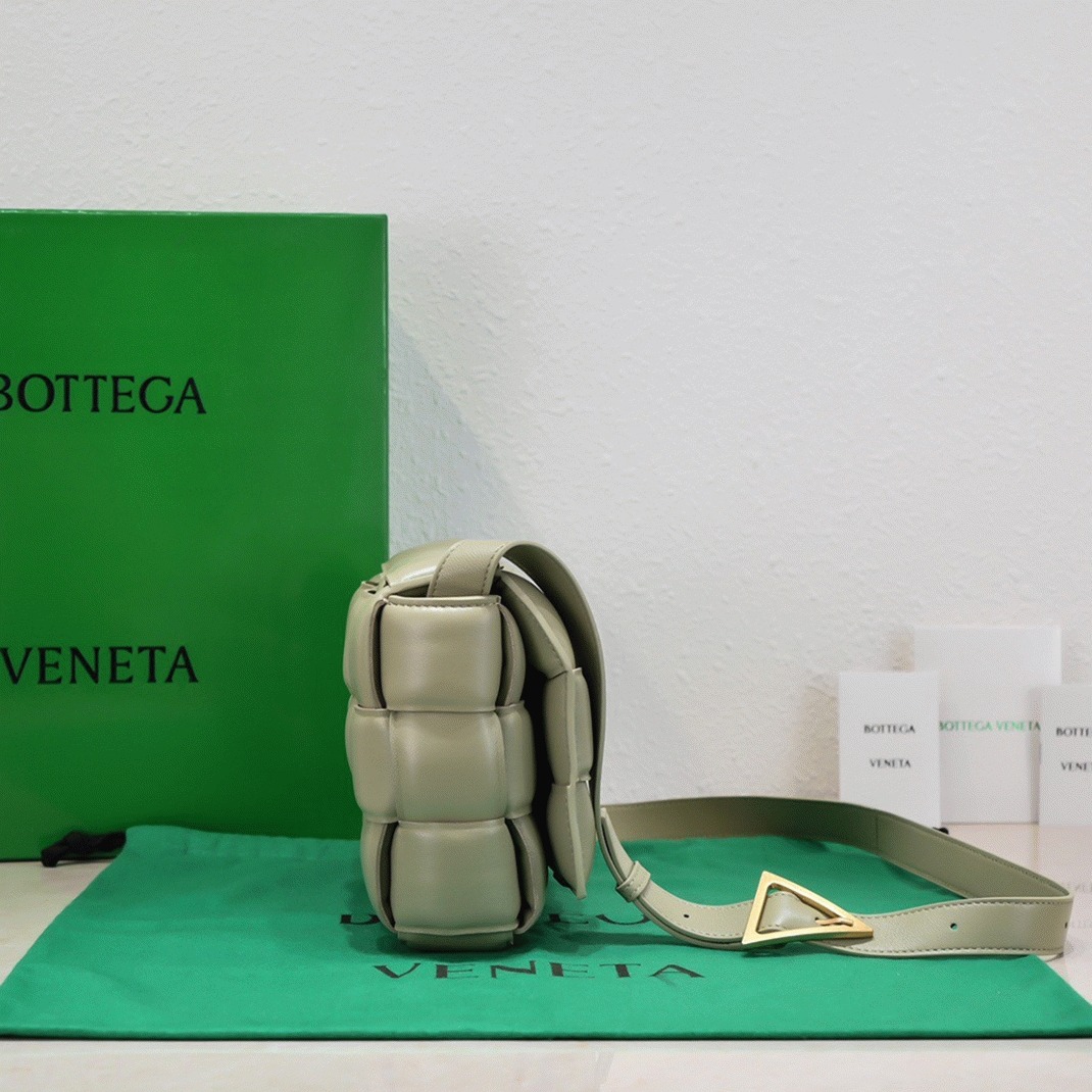 Top Quality Knockoff Bottega Veneta Padded Cassette Bag In Travertine