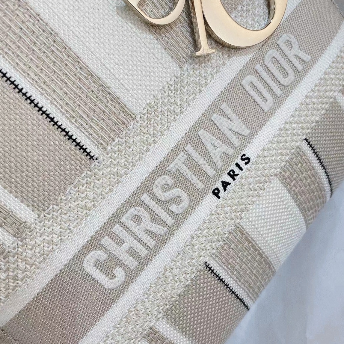 Dior Lady D-Lite Medium Bag Knockoff in Beige Stripes Embroidery