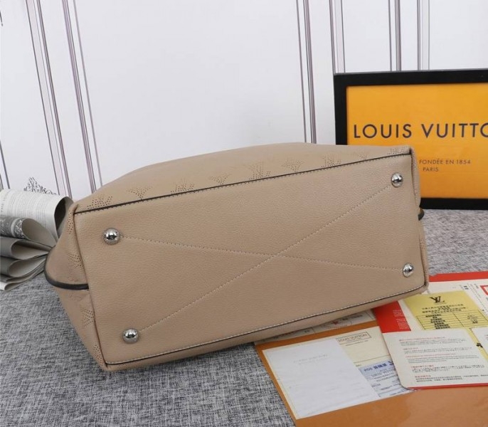 LV Mahina Carmel Hobo In Galet Gray