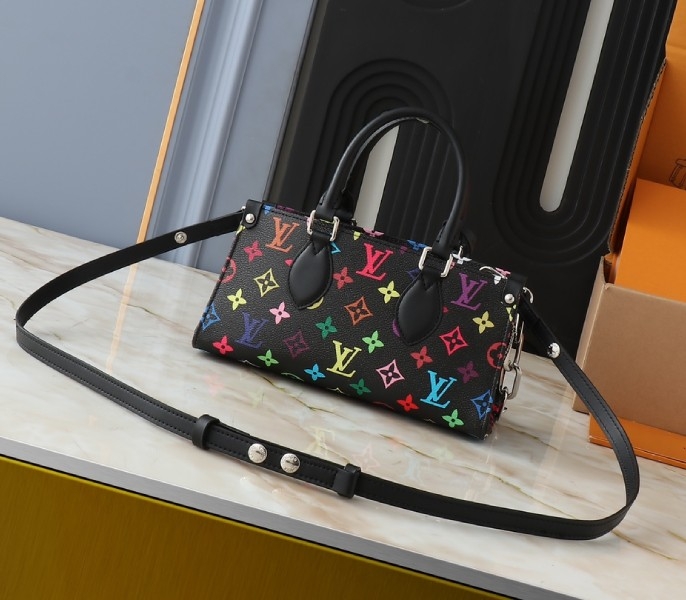 LV X TM Multicolored Onthego East West Chain In Black