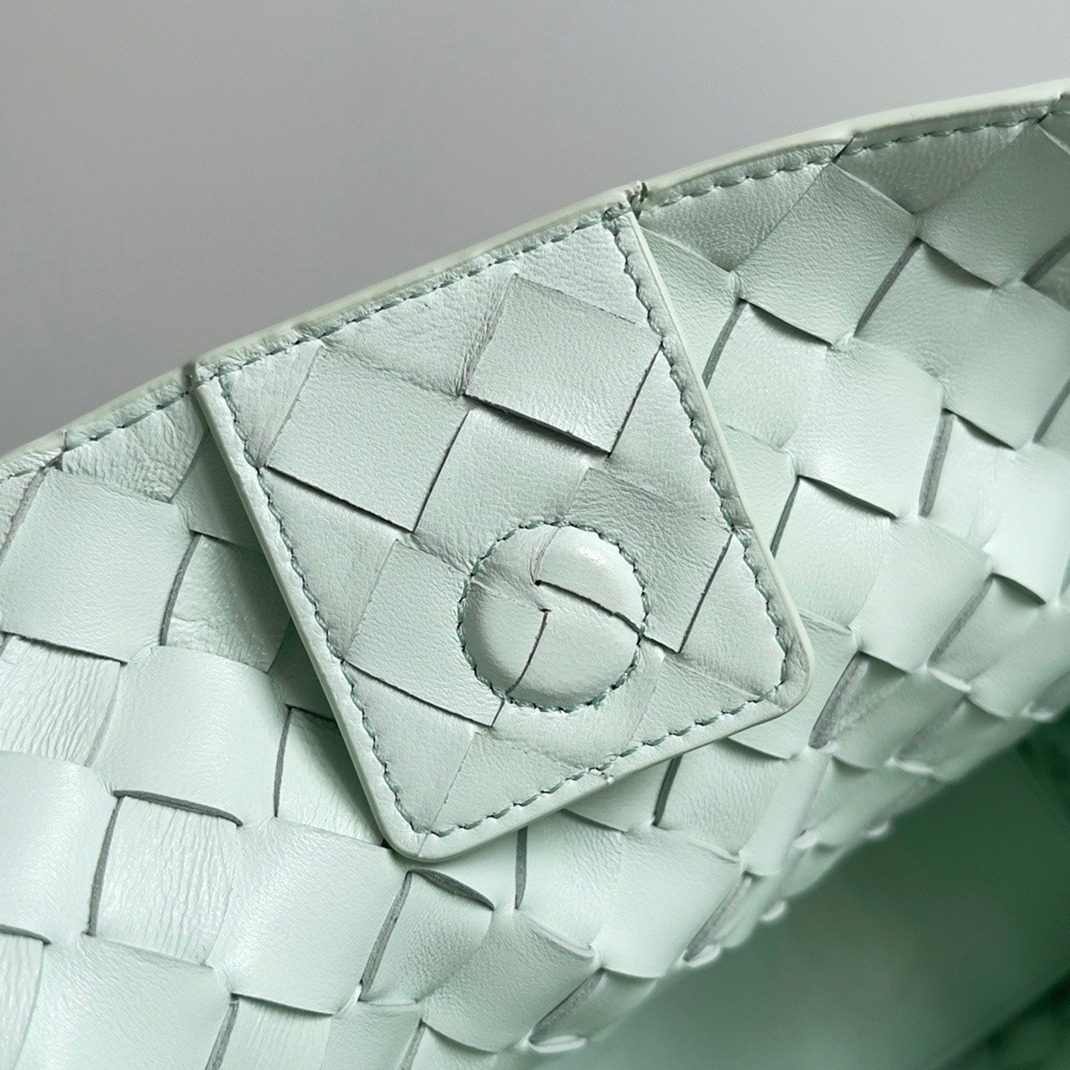 Fake Bottega Veneta Andiamo Medium Bag Glacier