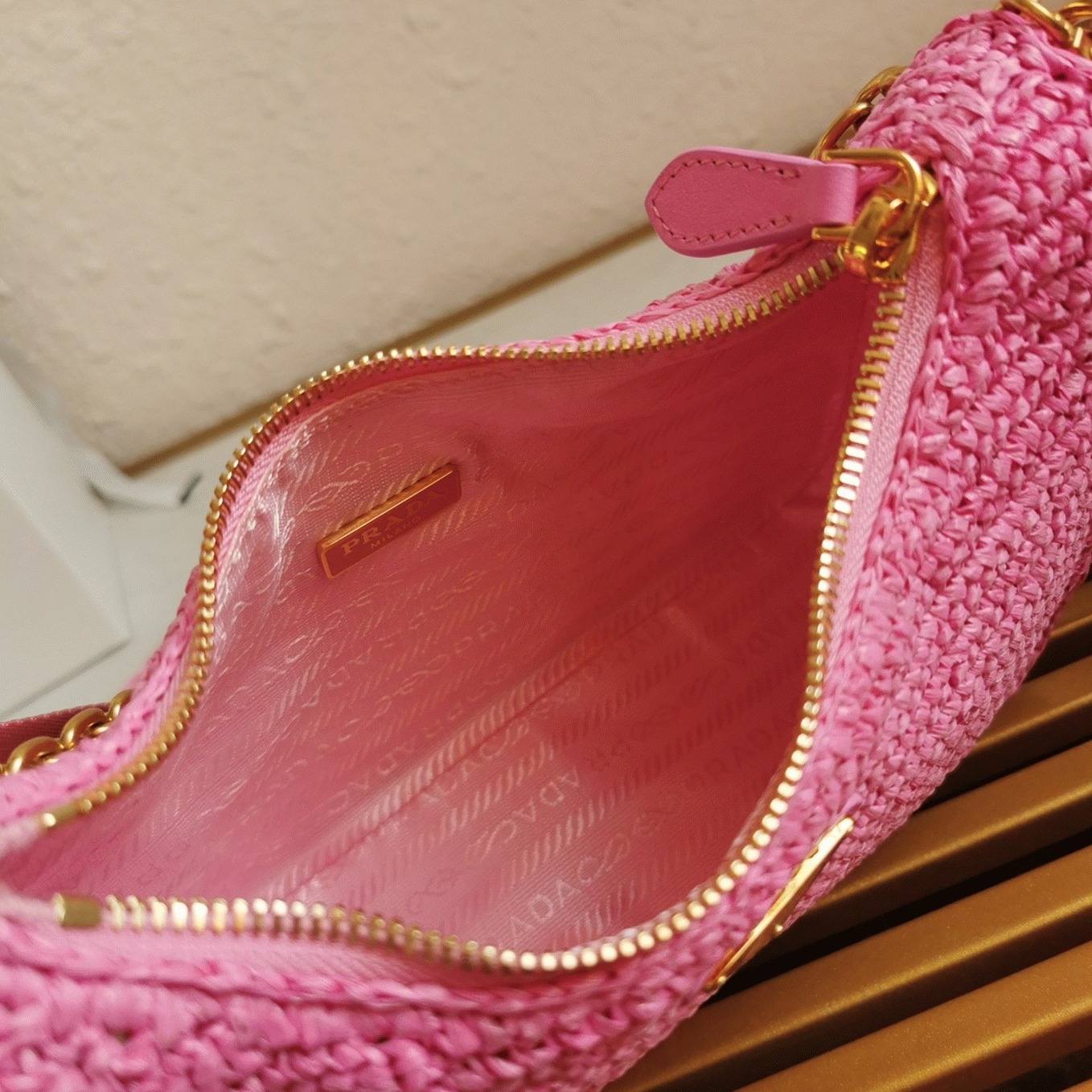 Prada Re-Edition Shoulder Bag Imitation in Pink