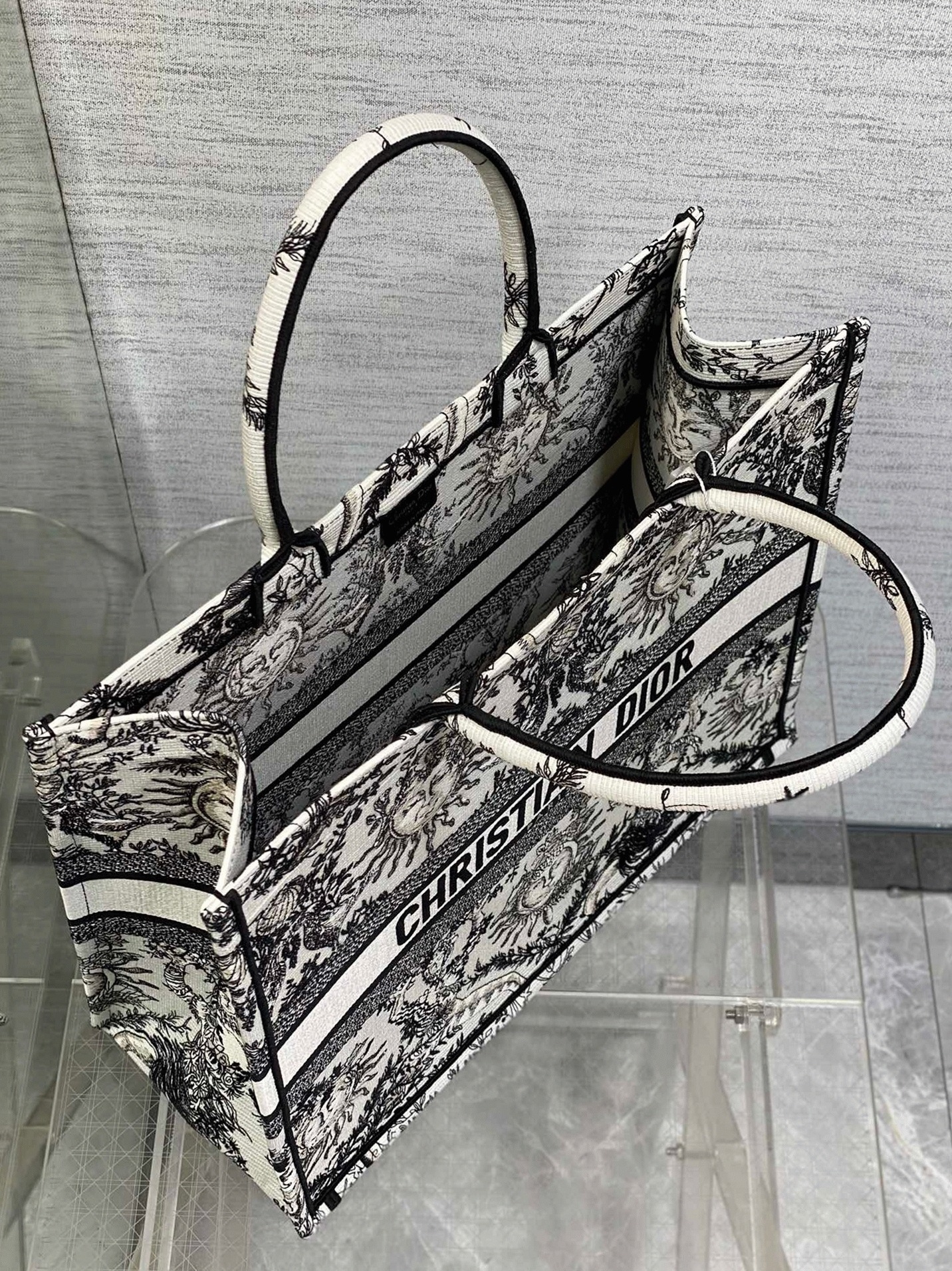 Dior Large Book Tote Bag Fake in White Toile de Jouy Soleil Embroidery