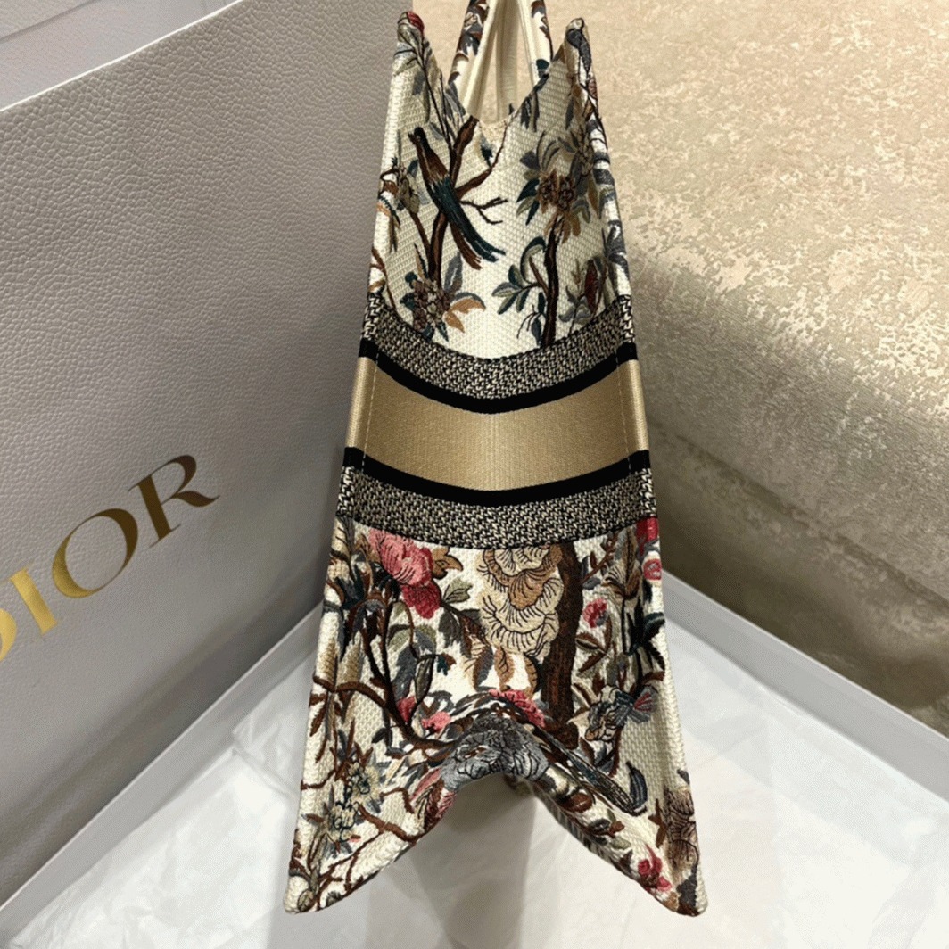 Dior Large Book Tote Bag Fake in White Jardin d Hiver Embroidery