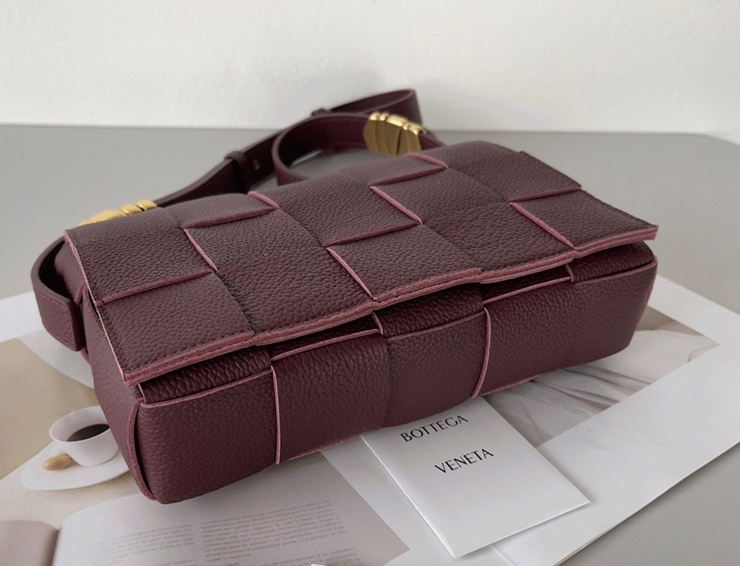 Top Quality Fake Bottega Veneta Cassette Bag In Burgundy