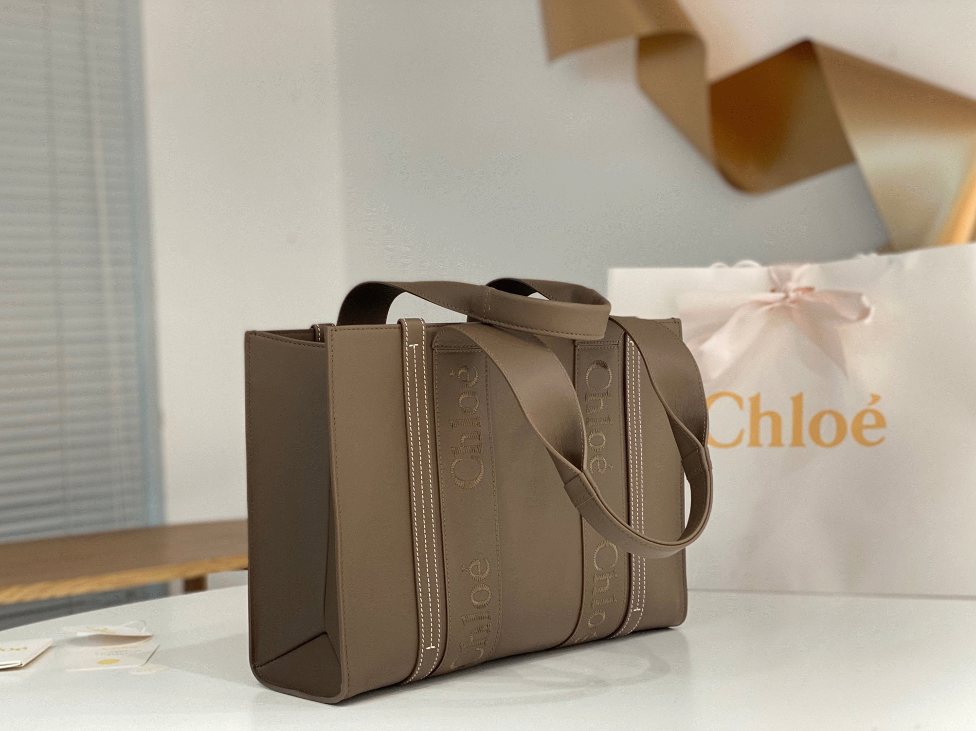 Top Quality Replica Chloe Woody Medium Tote Bag In Army Green Calfskin