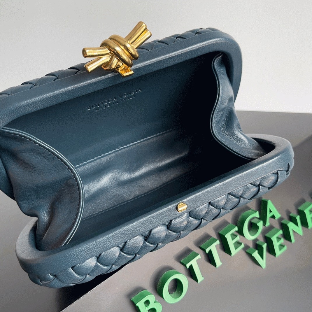 Replica Bottega Veneta Knot Minaudiere Clutch Space