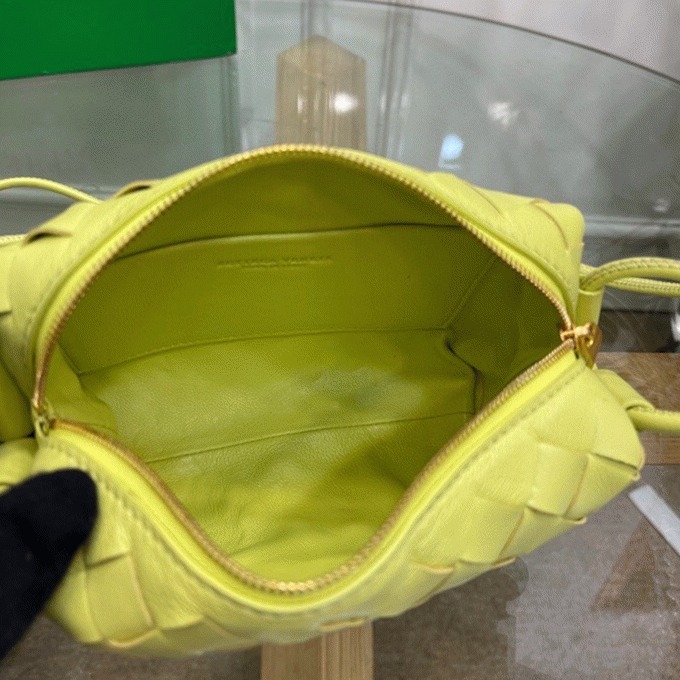Knockoff Bottega Veneta Loop Small Bag Lantern