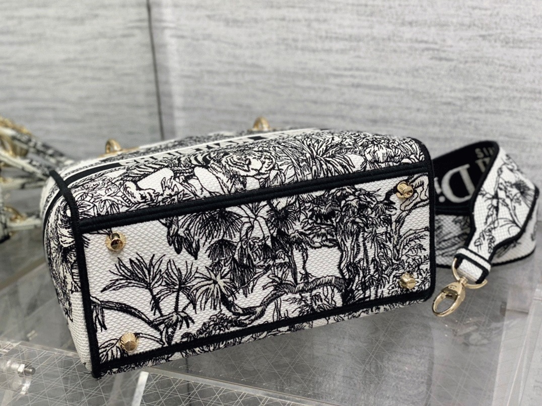 Dior Lady D-Lite Medium Bag Knockoff in White Toile de Jouy Voyage Embroidery