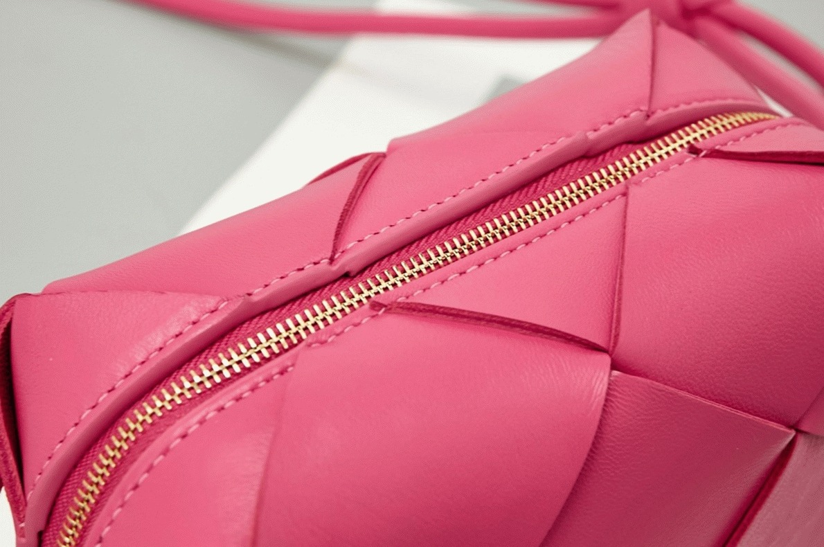 Replica Bottega Veneta Mini Cassette Camera Bag Cranberry