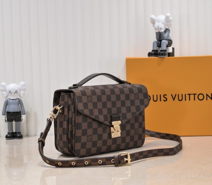 LV Damier Ebene Canvas Metis M40780