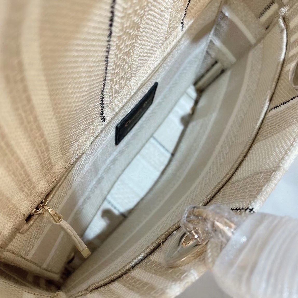Dior Lady D-Lite Medium Bag Knockoff in Beige Stripes Embroidery
